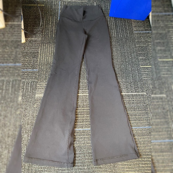 TNA Black Yoga Pants Size Small New No Tags Stretchy - Picture 1 of 2